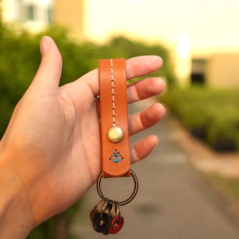 ベルトに留めるホック式キーホルダー ブランド創設時から人気 ac-1