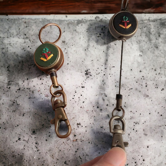 アクセサリー　本革 本革×リール金具 ｜ 便利な40cm伸縮 ac-42 – Japlish（ジャプリッシュ