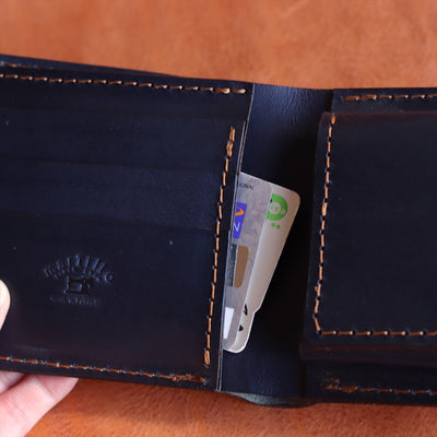 シックで男性に人気の二つ折り財布 高級感があるオイルレザー仕様り olg-1 【ネーム縫付 対応】