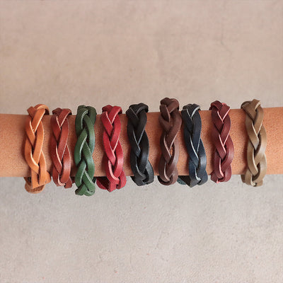 10色の革から選ぶ日本の牛革の三つ編みブレスレット ２段階調整可能 ac-123