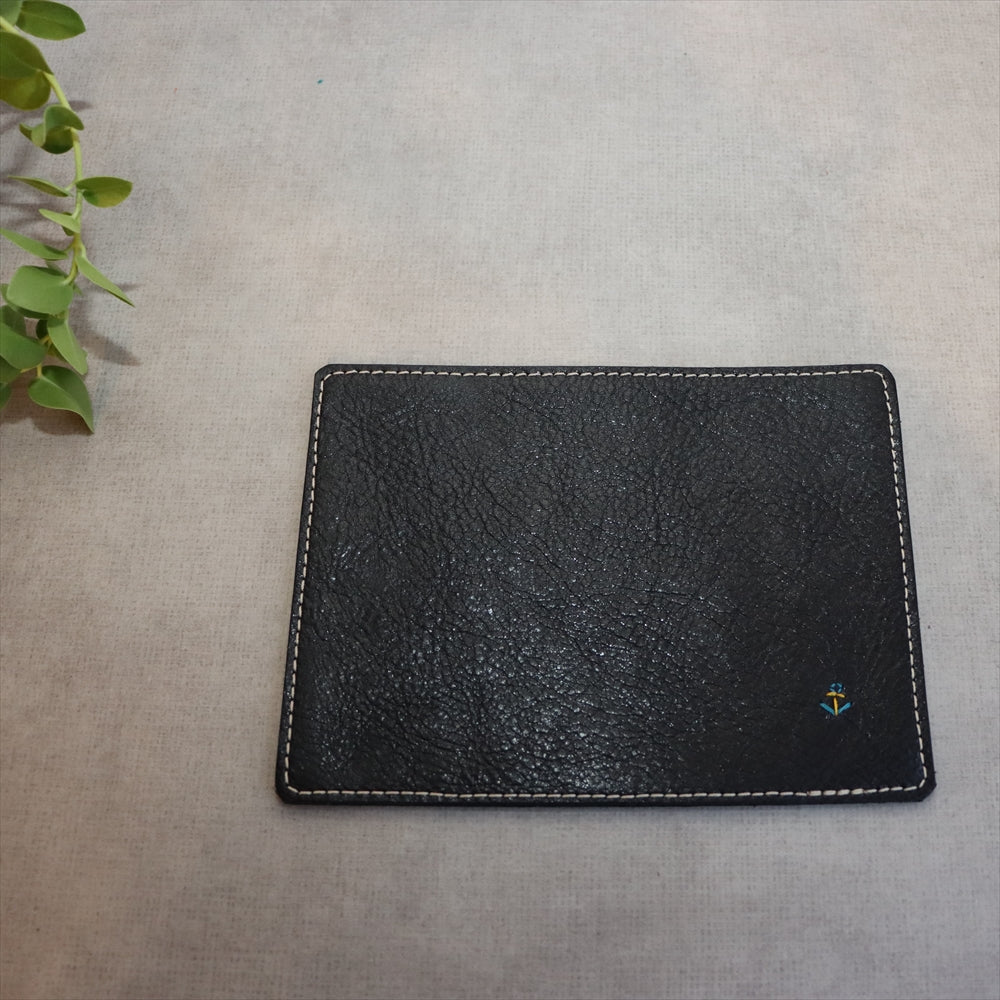 【限定品】YAMAHA 本革マウスパッド 黒 フィーカ | 革製マウスパッド | デスクに映える刺繍と白ステッチ